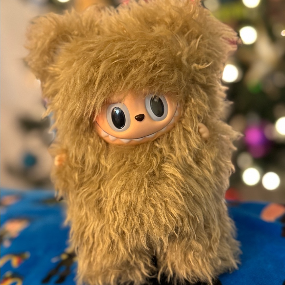 NEW Custom Labubu (furry brown, has magnetic heart tail)